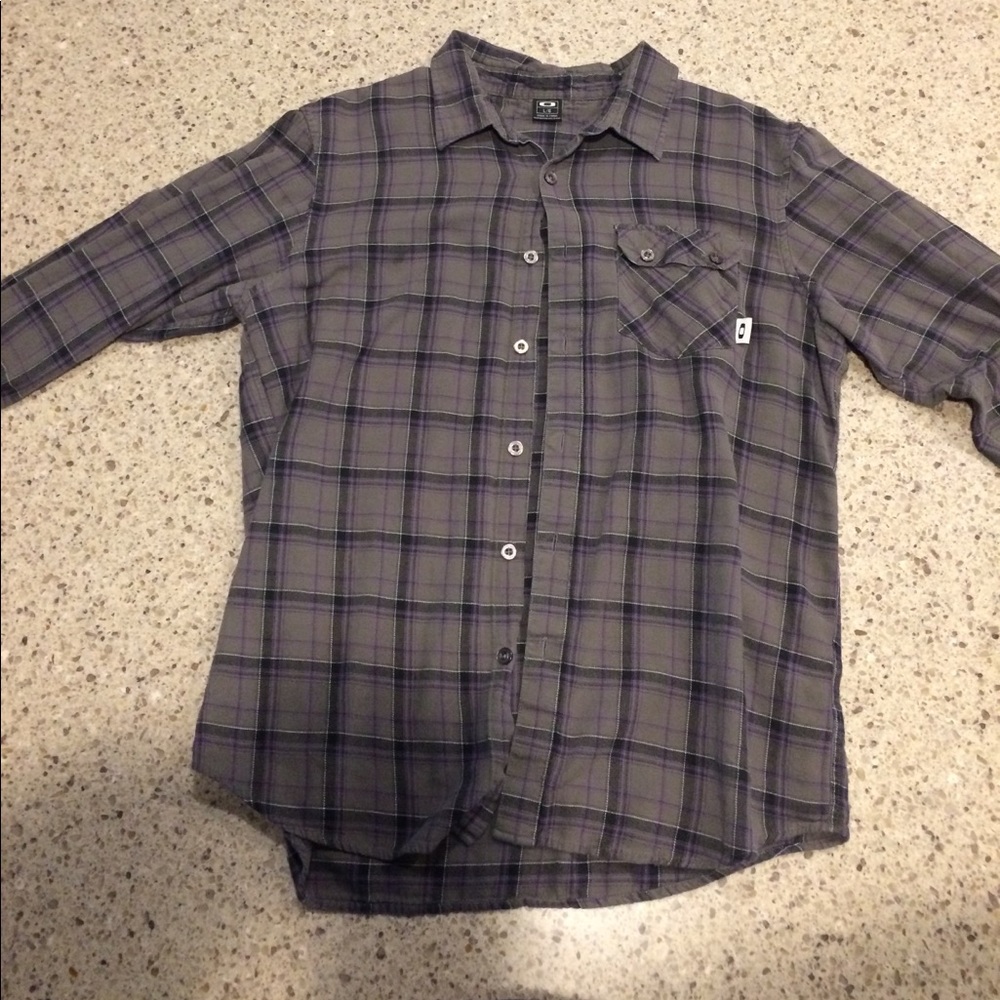 Men’s large Oakley button up shirt